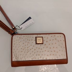 Dooney & Bourke Pebbles Continental Wallet